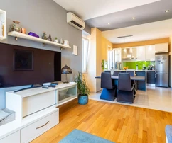 Split, Manus, tágas háromszobás lakás a központban, felújítva 2020.