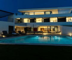 Luxury Modern Villa with Pool