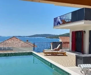 Seget Vranjica, apartment house with 4 apartments. and two swimming pools, 60 m from the sea