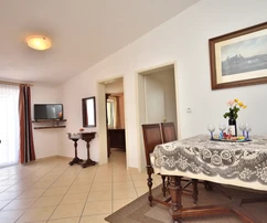 Vodice - opportunité ! Appartement sur l'ensemble de l'étage aménagé en 3 appartements