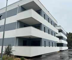 Biograd na Moru, Pakostane, dvojizbový byt s terasou na streche a výhľadom na more