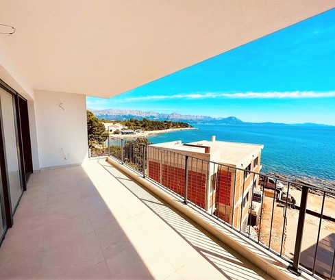 Luxuriöses Penthouse auf Hvar mit Meerblick und exklusiven Annehmlichkeiten