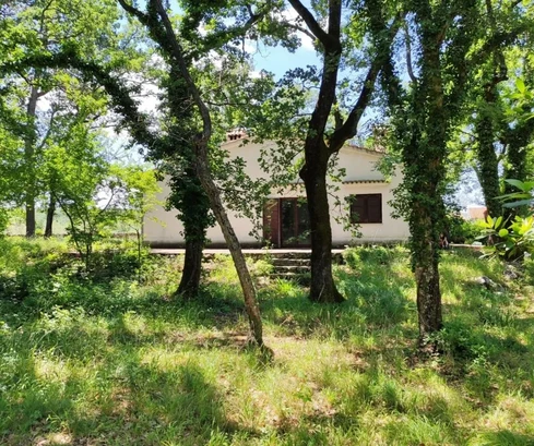 EINFAMILIENHAUS MIT GROSSEM GARTEN IN RUHIGER LAGE!