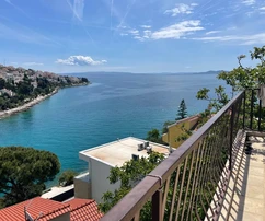 Ház eladó Okrug Gornji 600 m2