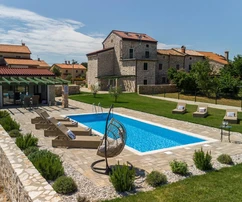 Istria, Umag, auténtica casa de piedra istriana 260 m², rodeada de vegetación, jardín 1349 m²