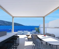 Attico con piscina in vendita nella zona di Sebenico in Croazia
