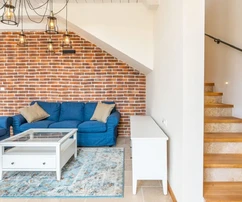 ATRATIVA VILLA RÚSTICA CON PISCINA, EN UNA ZONA TRANQUILA!