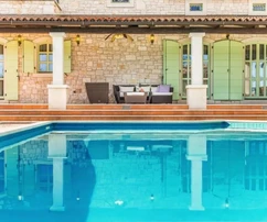 Istria, Višnjan, Lussuosa villa in pietra con piscina e viste mozzafiato