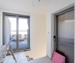 Luxuslakás medencével eladó Trogir Čiovón Horvátországban