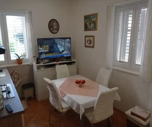 Split, Table, apartment 80m2 divided into 2 units, excellent location