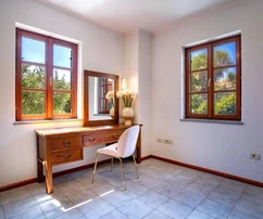 Mediterrán villa eladó Rabon, mindössze 80 méterre a tengertől Horvátországban