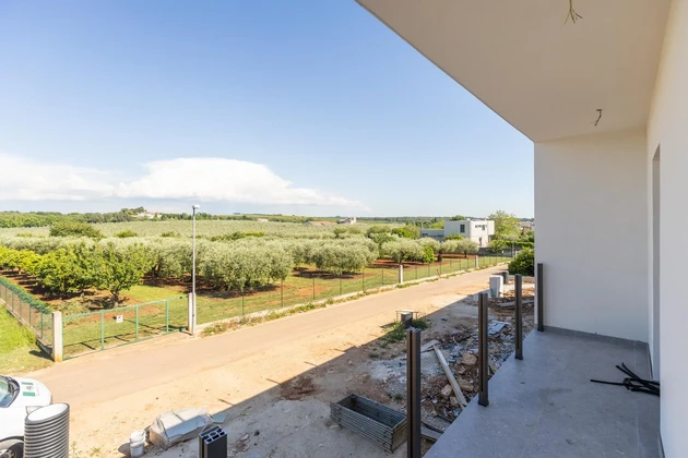 Istria, Zambratija - Newly built ground floor apartment with covered terrace