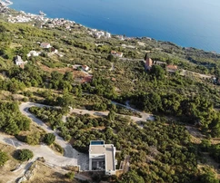 Hill villa tengerre néző kilátással