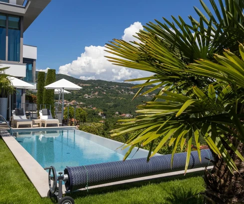 Opatija, Opric, exkluzívna vila o rozlohe 375 m² s panoramatickým výhľadom, bazénom a saunou