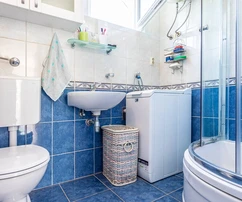 Tágas ház eladó a tenger közelében Rogoznicánál Horvátországban