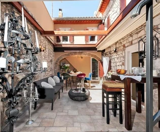 Istra, Rovinj – Luksuzna vila na prodaju u srcu starog grada Rovinja