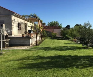 Kuća na prodaju Krk s velikim dvorištem i potencijalom