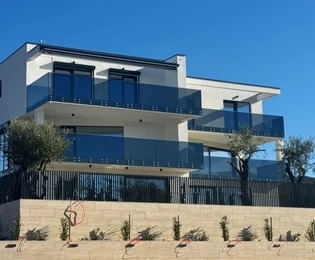 Atrakcyjny apartament dwupoziomowy z widokiem na morze, 400 m od plaży!