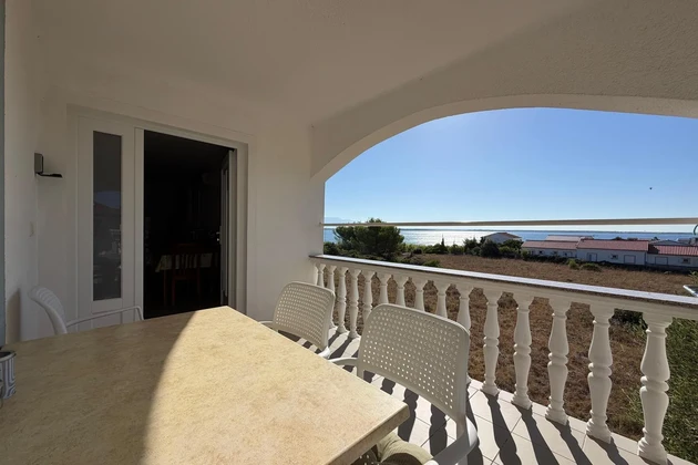 Vir, house with 5 apartments and sea view