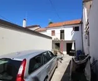 Vente maison mitoyenne à Diklo avec grand jardin