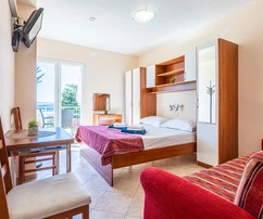 Immeuble à vendre à Baška Voda à quelques pas de la mer en Croatie