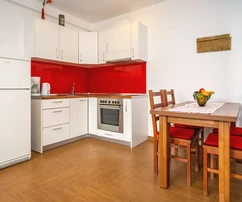 Detached apartment house with business premises, in an attractive location!