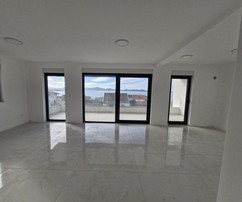 Квартира с панорамным видом на море на продажу в Хорватии