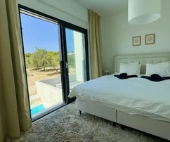 Casa a schiera arredata con piscina