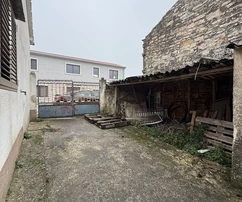 Istria, Poreč – terraced house with garden potential