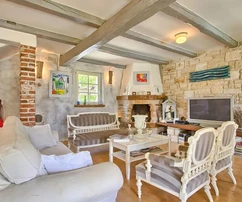 Luxuriöse Steinvilla mit Pool in Tinjan zu verkaufen in Kroatien