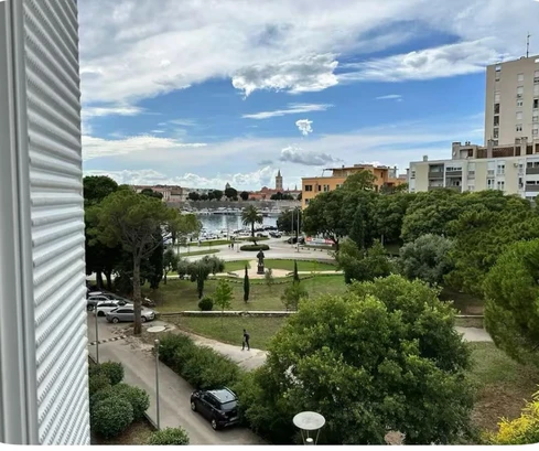 Zadar, promenade Branimirova, bel appartement avec vue sur la mer