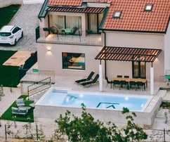 Új ház medencével, Isztria, Poreč