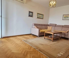Split, Znjan komfortowe mieszkanie o powierzchni 99,8 m², od strony południowej z widokiem na morze
