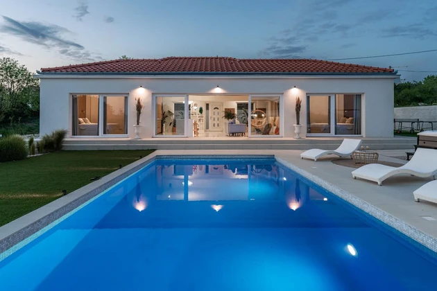 Villa for sale in a quiet part of Benkovac in Croatia