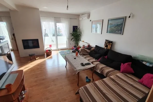 Čiovo, Okrug Gornji, Dreizimmerwohnung 135 m2, große Terrasse, Garage