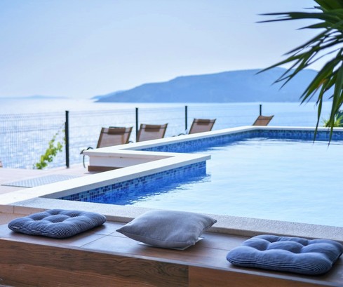 Luxueuse Villa à Vendre à Ciovo avec Vue sur la Mer et Piscine