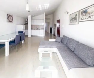 Trogir,komforan 1-soban stan 50.14m2 s parking mjestom,400m od centra