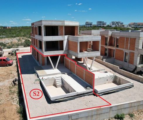 Luxuriöse Wohnung mit Pool in Vodice zu verkaufen