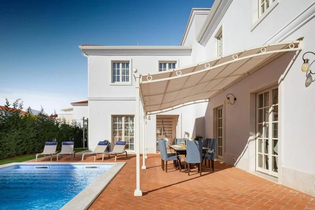 Istriai villa medencével és tengerre néző panorámával eladó Horvátországban