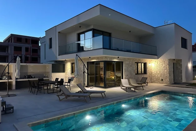 Maison Mandre, Kolan, 220 m²