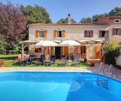 Gračišće, Istrie – Belle maison en pierre avec piscine