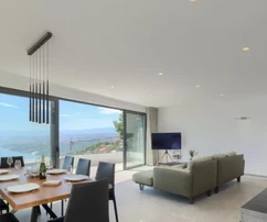 Urocza willa z basenem, Opatija