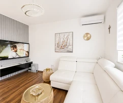 Šilo - beautiful apartment with a pool!