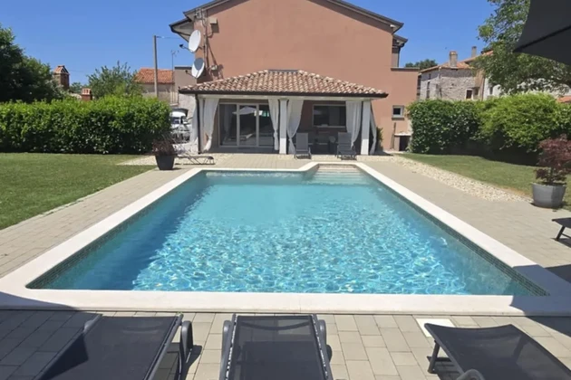 Istria, Visnjan: Apartamento con piscina climatizada y jardín