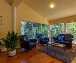 Vila s bazénem a vinným sklepem na prodej v Marčaně v Chorvatsku