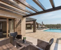 Svetvinčenat, Istria: Na predaj rezort so 6 vilami a bazénmi