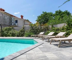Krk, Dobrinj, modern ikerház medencével és szaunával, 107 m², kert 315 m²