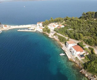 Apartmánový dom v prvom rade Savar Dugi otok