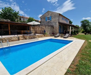 Casa Stranići vicino a Lovreč, Sveti Lovreč, 160m2