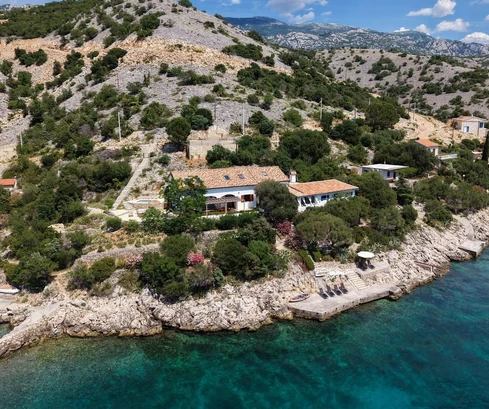 Jablanac, first row to the sea - Mediterranean oasis with a pool in the Velebit Nature Park